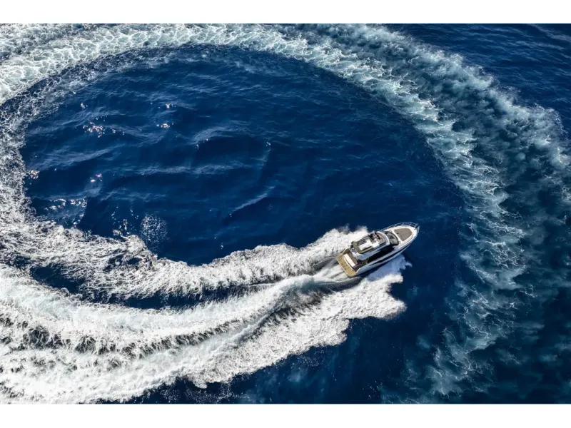 Slide: The Image of Galeon 400 FLY 2026 - 6