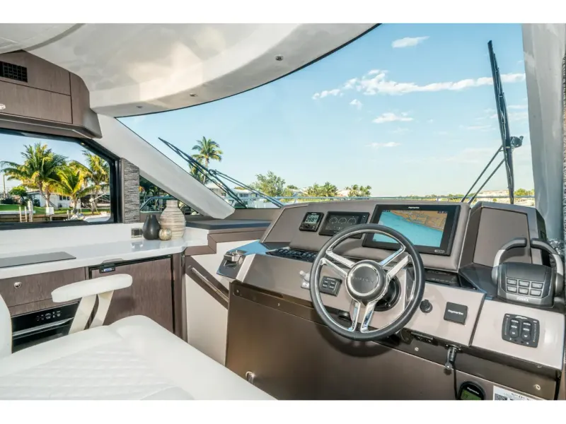 Slide: The Image of Galeon 400 FLY 2026 - 61