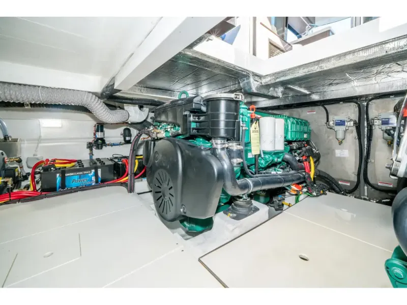 Slide: The Image of Galeon 400 FLY 2026 - 62