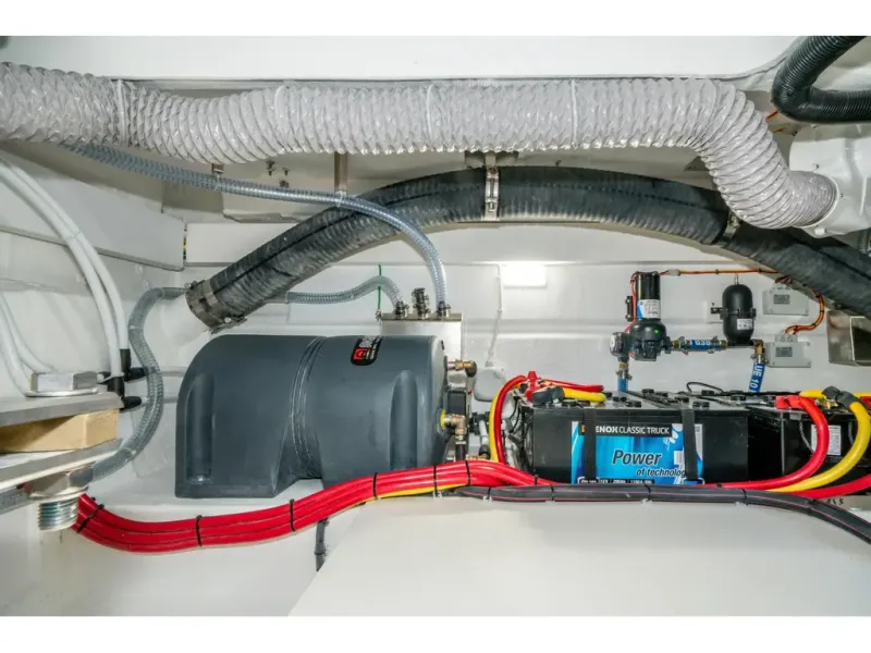 Slide: The Image of Galeon 400 FLY 2026 - 63