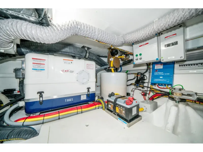 Slide: The Image of Galeon 400 FLY 2026 - 64