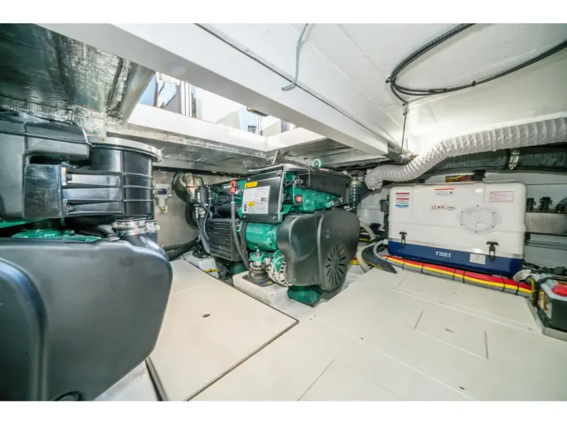 Slide: The Image of Galeon 400 FLY 2026 - 65