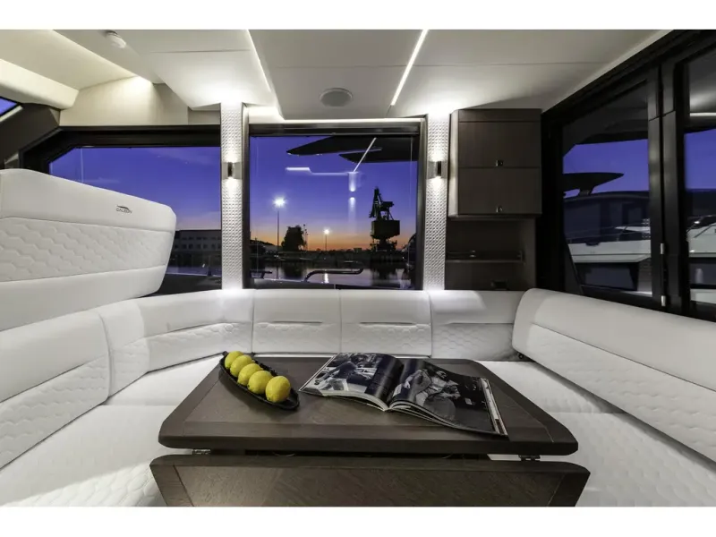 Slide: The Image of Galeon 400 FLY 2026 - 7