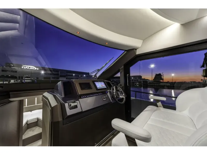 Slide: The Image of Galeon 400 FLY 2026 - 8