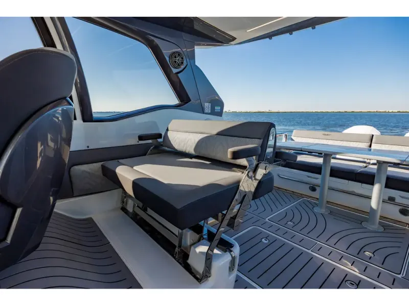 Slide: The Image of Galeon 375 GTO 2026 - 10