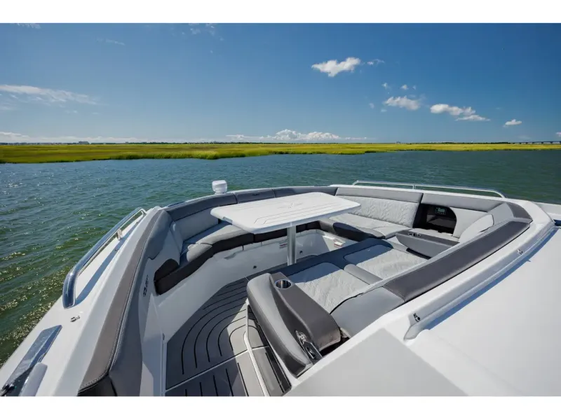 Slide: The Image of Galeon 375 GTO 2026 - 16