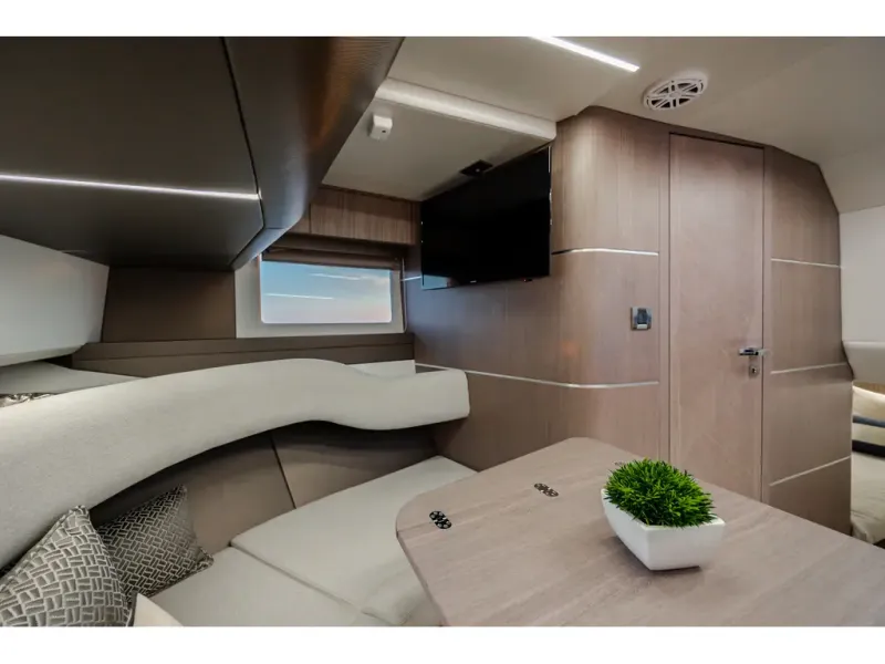 Slide: The Image of Galeon 375 GTO 2026 - 18