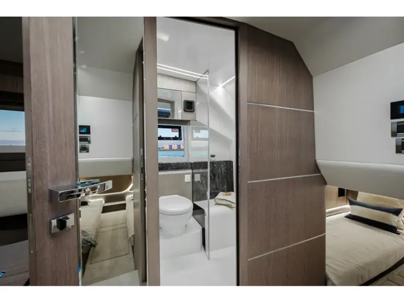 Slide: The Image of Galeon 375 GTO 2026 - 21