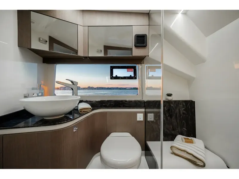 Slide: The Image of Galeon 375 GTO 2026 - 22