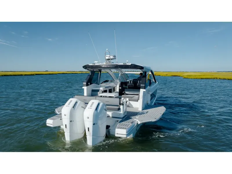 Slide: The Image of Galeon 375 GTO 2026 - 3