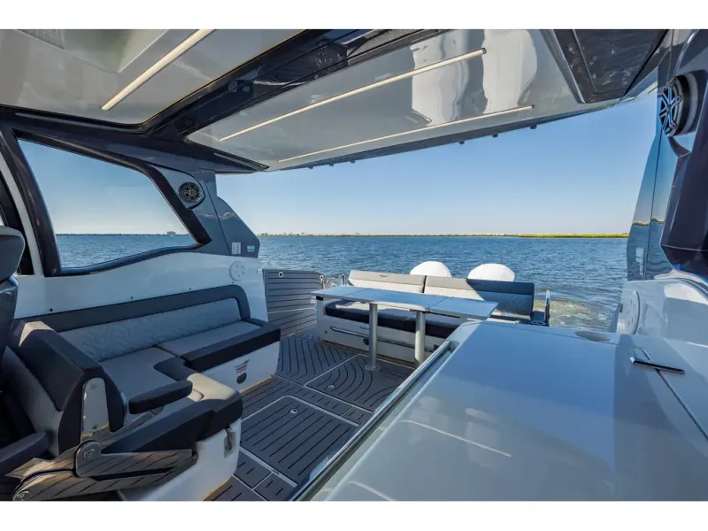 Slide: The Image of Galeon 375 GTO 2026 - 9