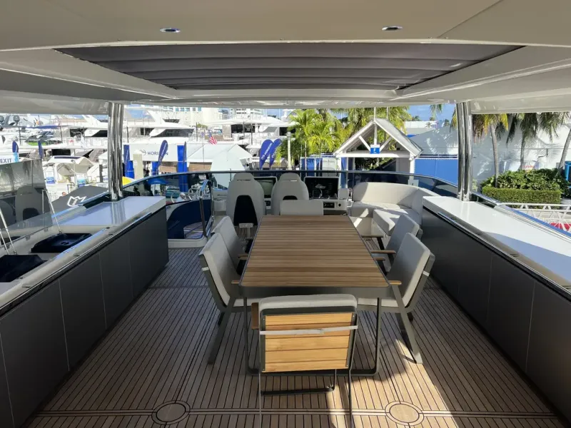 Slide: The Image of Absolute NAVETTA 75 2026 - 10