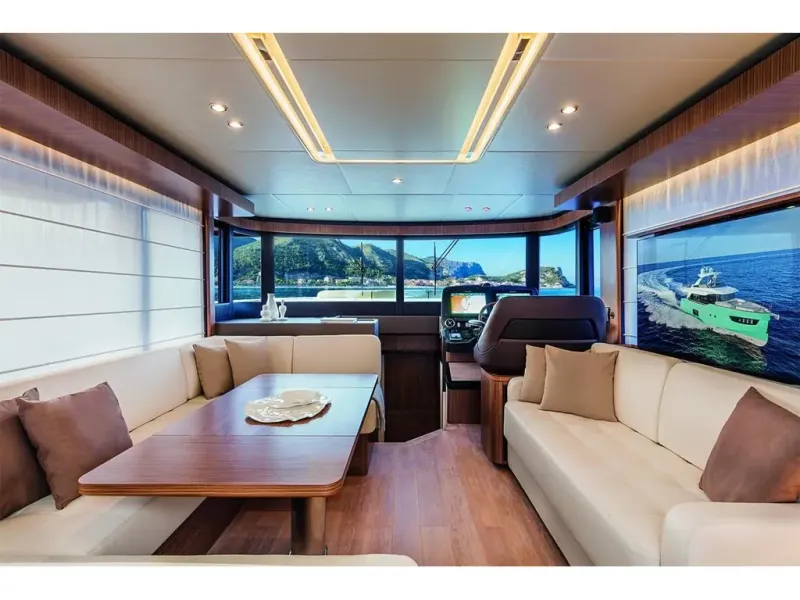 Slide: The Image of Absolute NAVETTA 52 2026 - 10