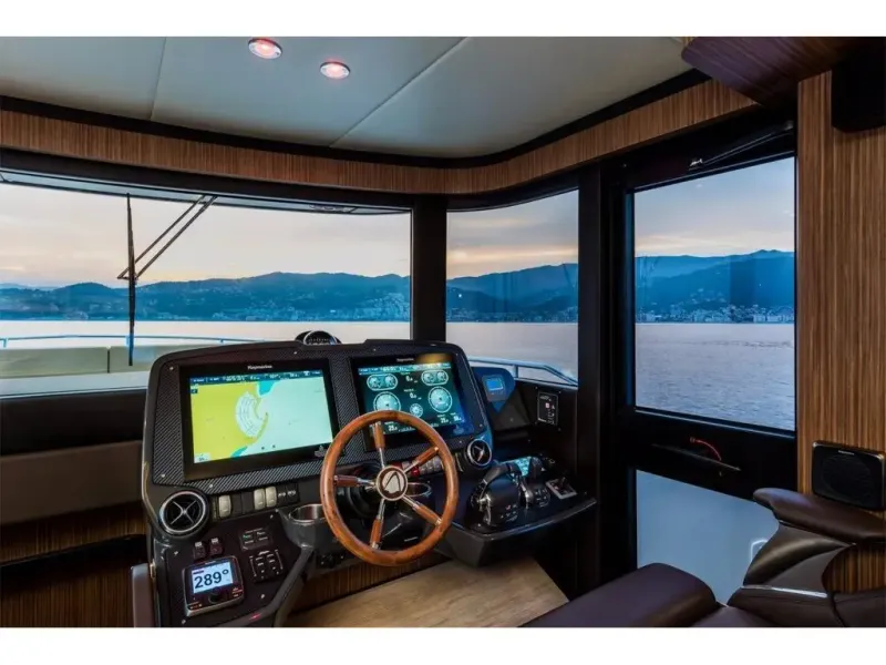 Slide: The Image of Absolute NAVETTA 52 2026 - 11