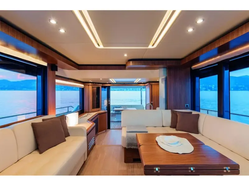 Slide: The Image of Absolute NAVETTA 52 2026 - 12