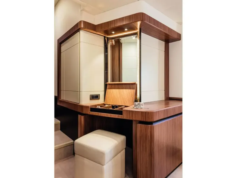 Slide: The Image of Absolute NAVETTA 52 2026 - 16