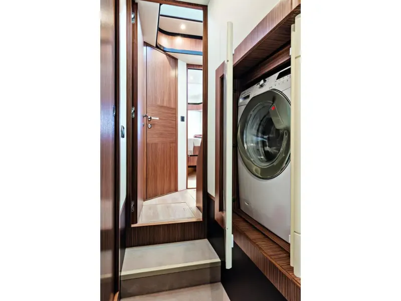 Slide: The Image of Absolute NAVETTA 52 2026 - 17