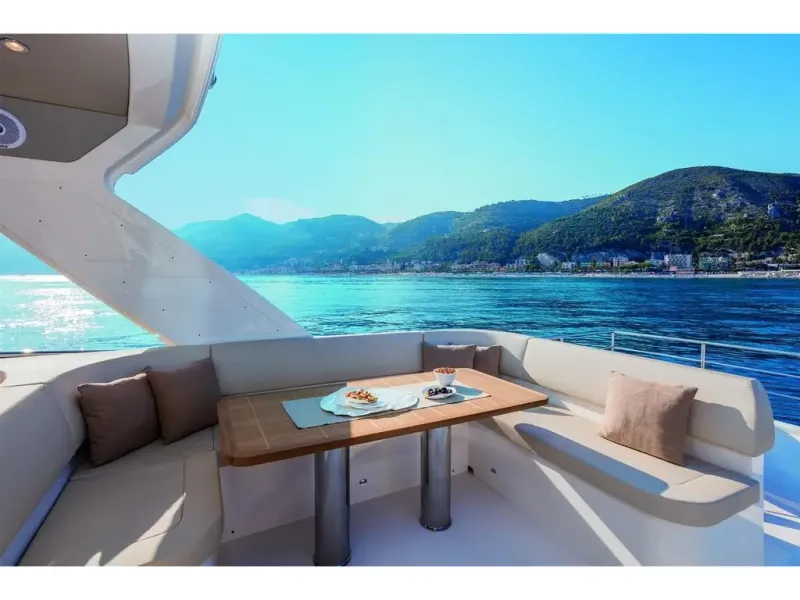 Slide: The Image of Absolute NAVETTA 52 2026 - 6