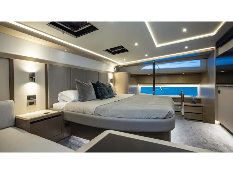 Slide: The Image of Aquila 70 LUXURY 2026 - 16