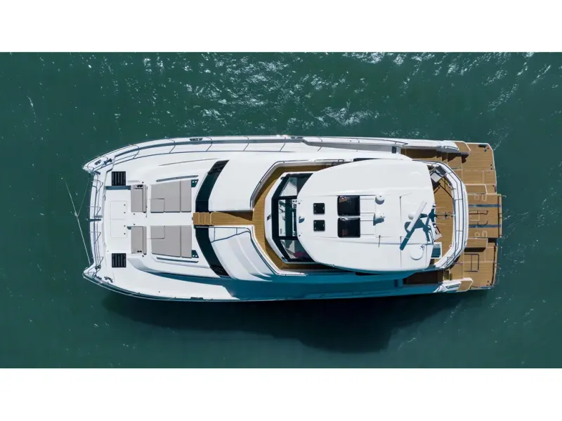 Slide: The Image of Aquila 70 LUXURY 2026 - 3