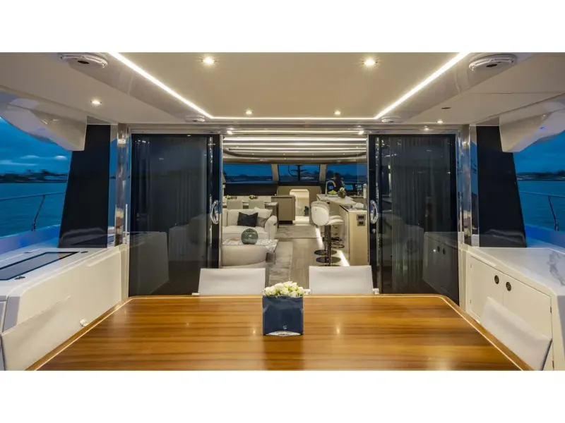 Slide: The Image of Aquila 70 LUXURY 2026 - 9