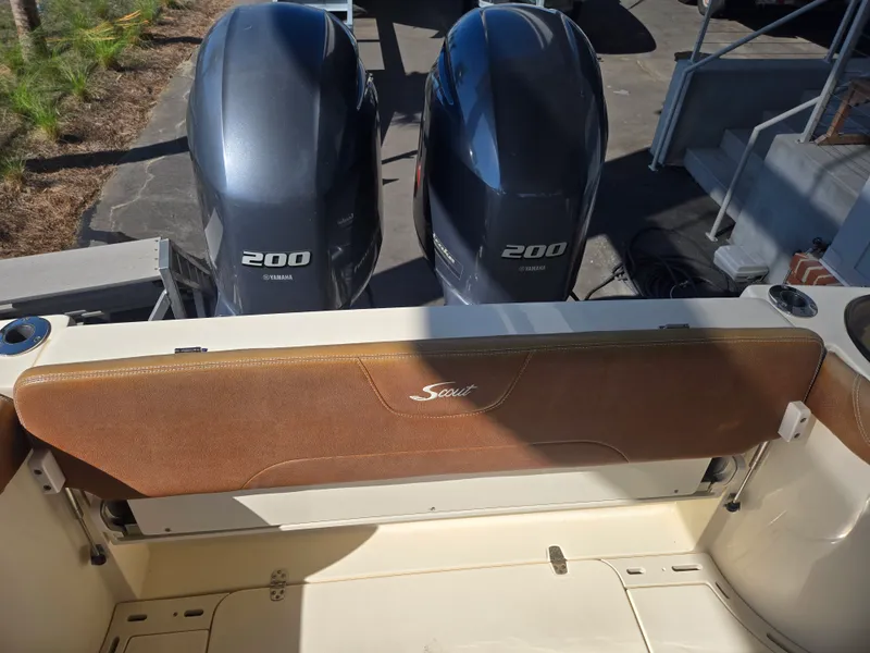 Slide: The Image of Scout 275 Dorado 2018 - 3