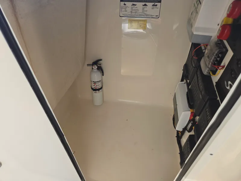 Slide: The Image of Scout 275 Dorado 2018 - 18