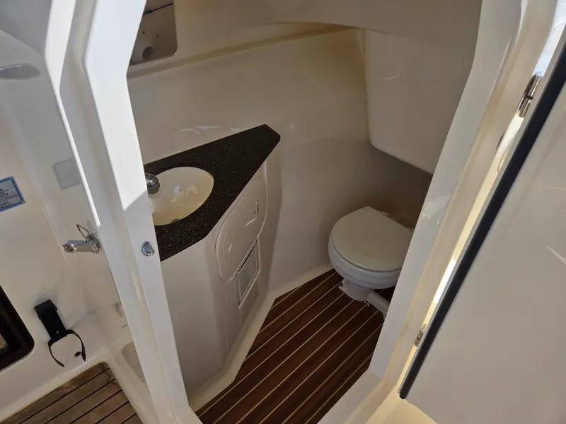 Slide: The Image of Scout 275 Dorado 2018 - 12