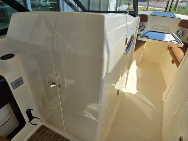 Slide: The Image of Scout 275 Dorado 2018 - 11