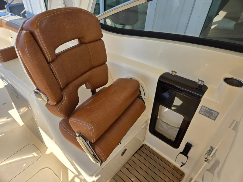 Slide: The Image of Scout 275 Dorado 2018 - 9