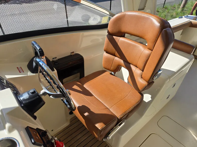 Slide: The Image of Scout 275 Dorado 2018 - 16
