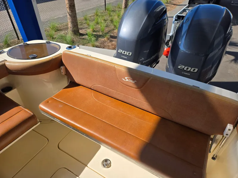 Slide: The Image of Scout 275 Dorado 2018 - 5