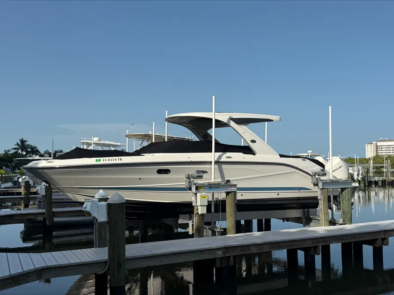 Slide: The Image of Sea Ray 310 SLX OB 2023 - 4