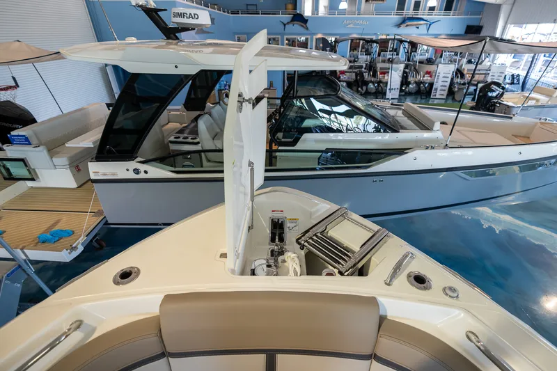Slide: The Image of Boston Whaler 330 Vantage 2026 - 13