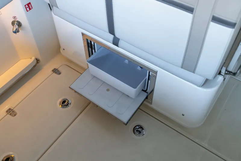 Slide: The Image of Boston Whaler 330 Vantage 2026 - 56