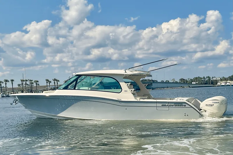 The Image of Grady-White Freedom 415 2026 - 0