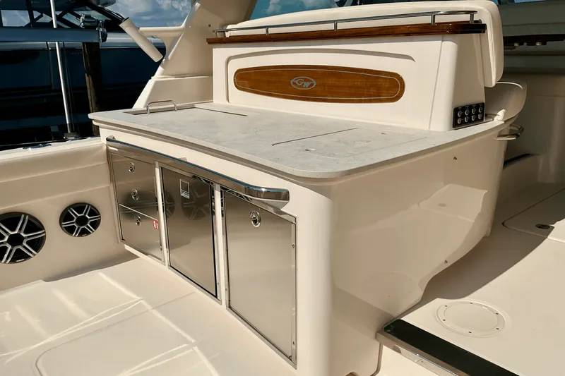 Slide: The Image of Grady-White Freedom 415 2026 - 10