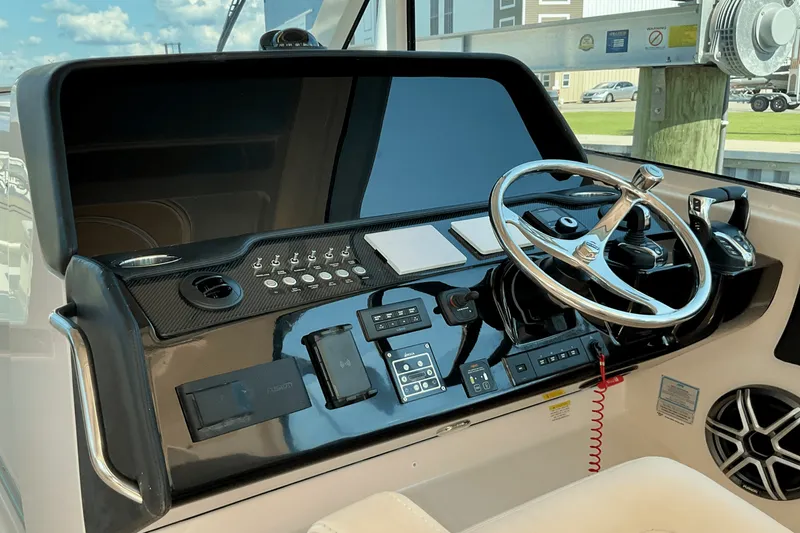 Slide: The Image of Grady-White Freedom 415 2026 - 14