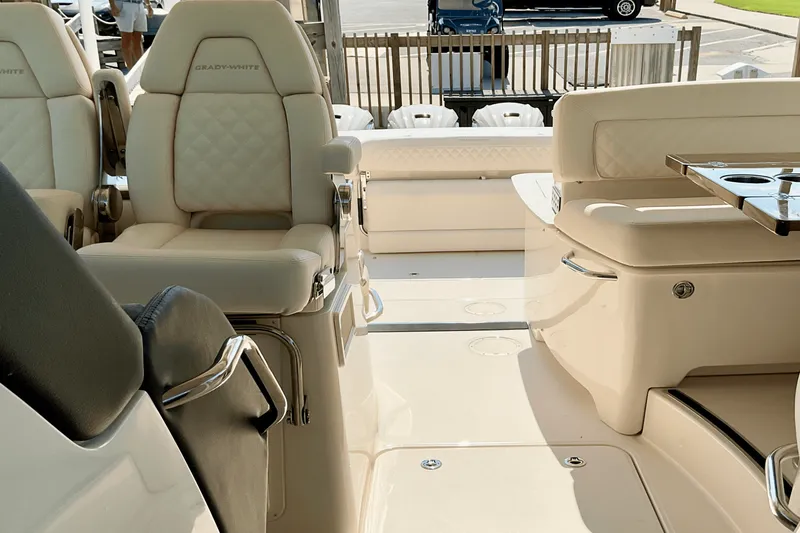 Slide: The Image of Grady-White Freedom 415 2026 - 19