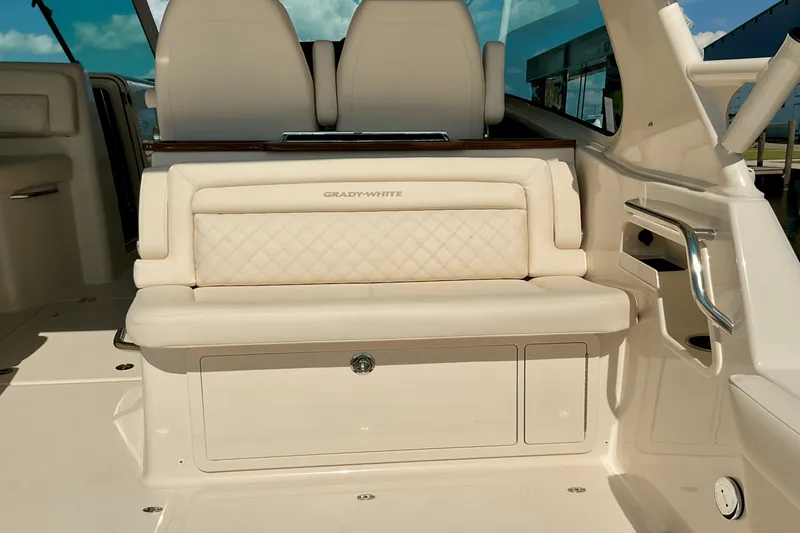 Slide: The Image of Grady-White Freedom 415 2026 - 29