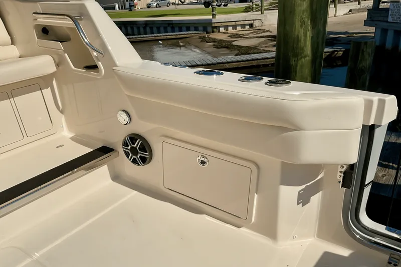 Slide: The Image of Grady-White Freedom 415 2026 - 40