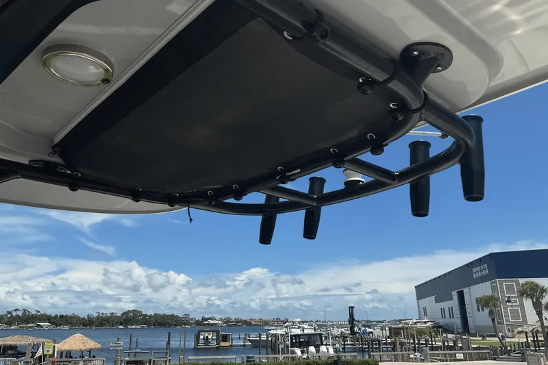 Slide: The Image of Boston Whaler 28 DAUNTLESS 2024 - 25