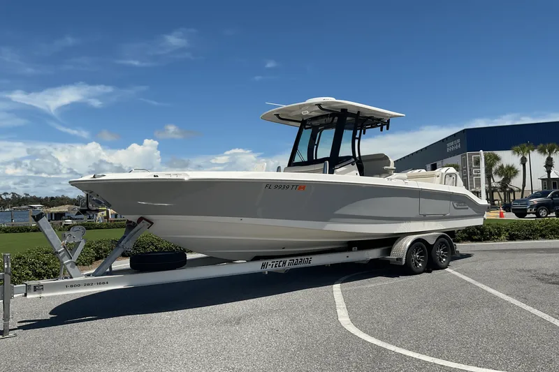Slide: The Image of Boston Whaler 28 DAUNTLESS 2024 - 4