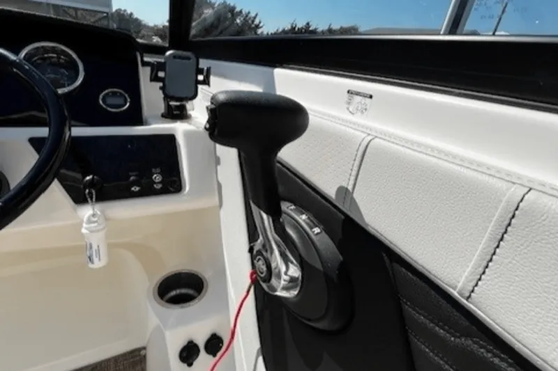 Slide: The Image of Sea Ray 190 SPX OUTBOARD 2021 - 15