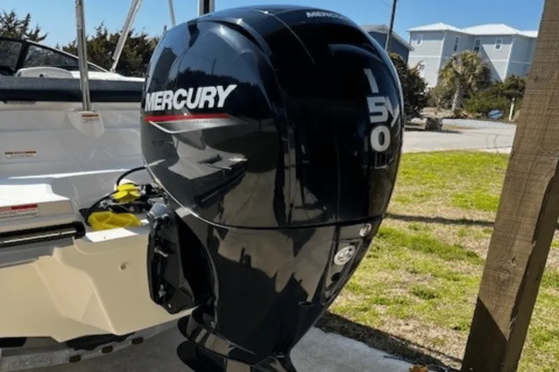 Slide: The Image of Sea Ray 190 SPX OUTBOARD 2021 - 24