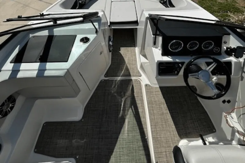 Slide: The Image of Sea Ray 190 SPX OUTBOARD 2021 - 3