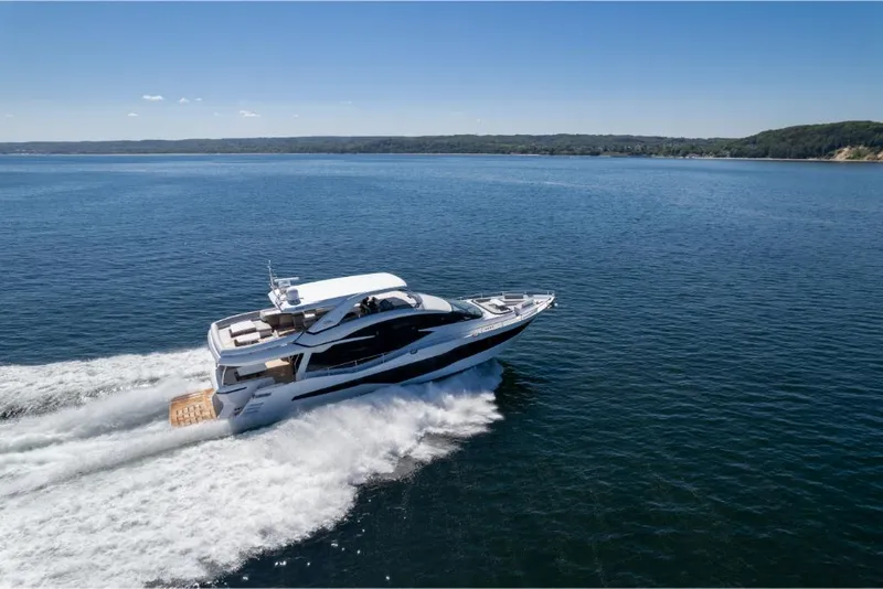 Slide: The Image of Galeon 800 Fly 2023 - 63