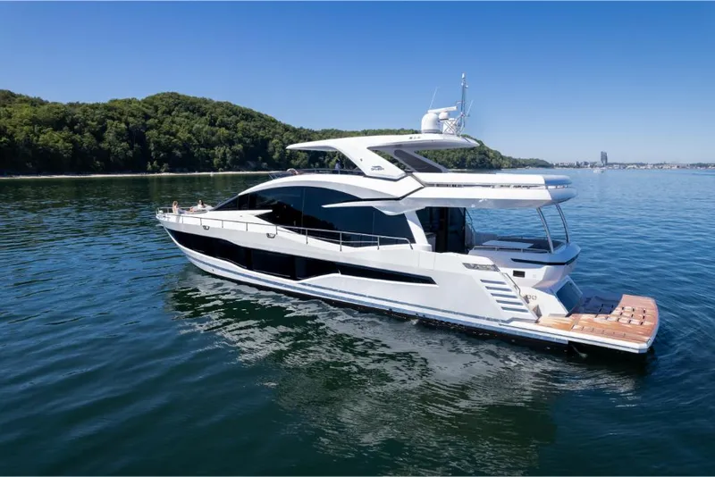 Slide: The Image of Galeon 800 Fly 2023 - 70