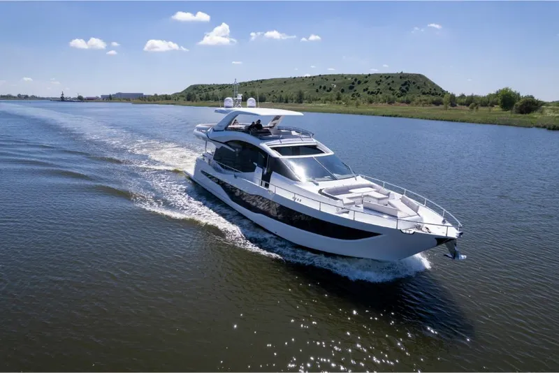 Slide: The Image of Galeon 800 Fly 2023 - 81