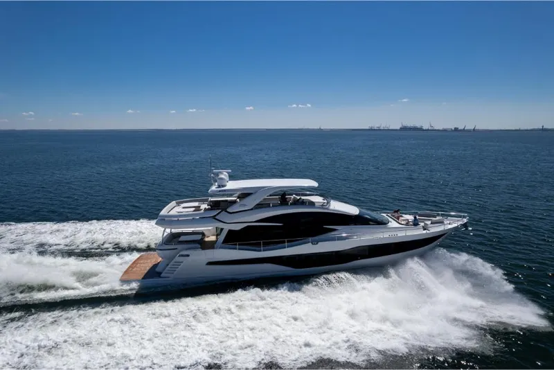 Slide: The Image of Galeon 800 Fly 2023 - 86
